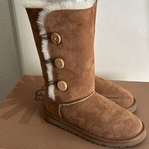 UGG Brown Winter Boots Plush Suede Comfort ***kids size 4, women’s size 6***